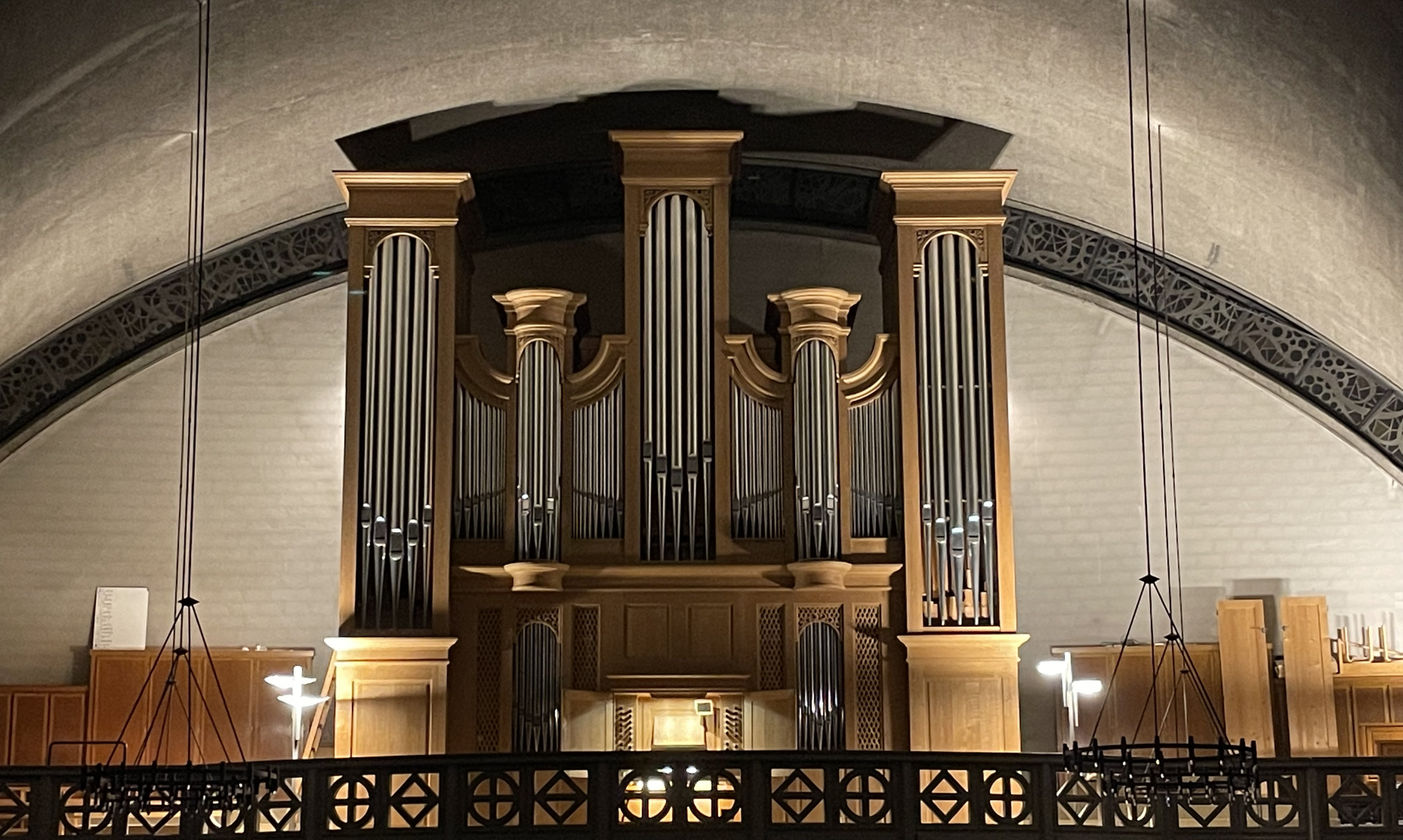 Catholic church Christ-Roi, Fribourg (CH) · Instruments · Peter Meier ...